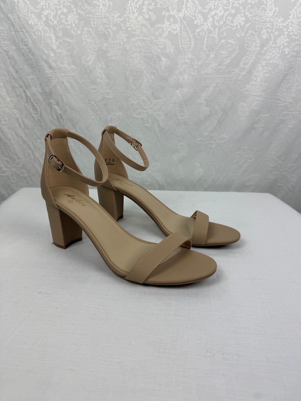 Ankis Tan Ankle Strap Block Heel Sandals Women's Size 10